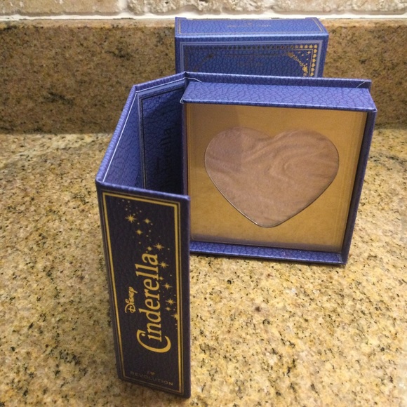 New I Heart Revolution Cinderella Highlighter - Picture 3 of 3